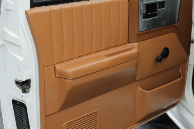 1988 White Chevrolet S-10 Extended Cab Pickup