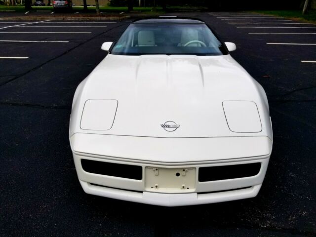 1988 White Chevrolet Corvette Coupe