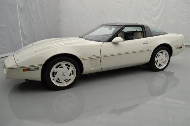 1988 Code 40U White Chevrolet Corvette Hatchback