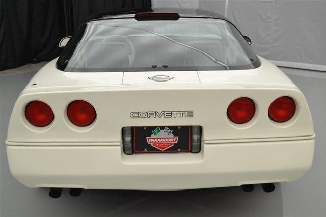 1988 Code 40U White Chevrolet Corvette Hatchback