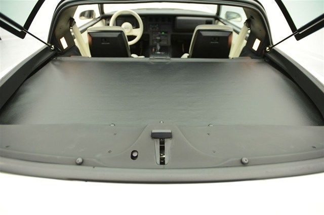 1988 Code 40U White Chevrolet Corvette Hatchback