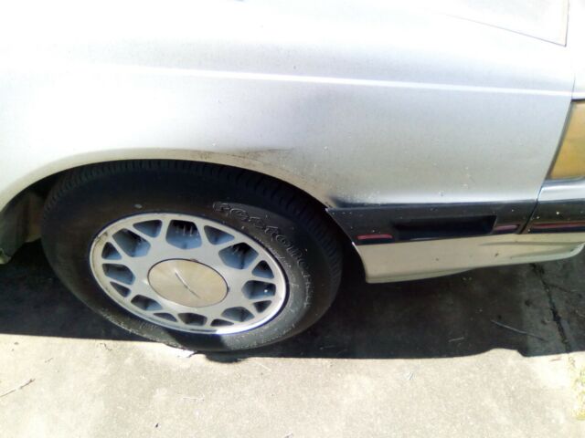 1988 Gray Ford Thunderbird Coupe