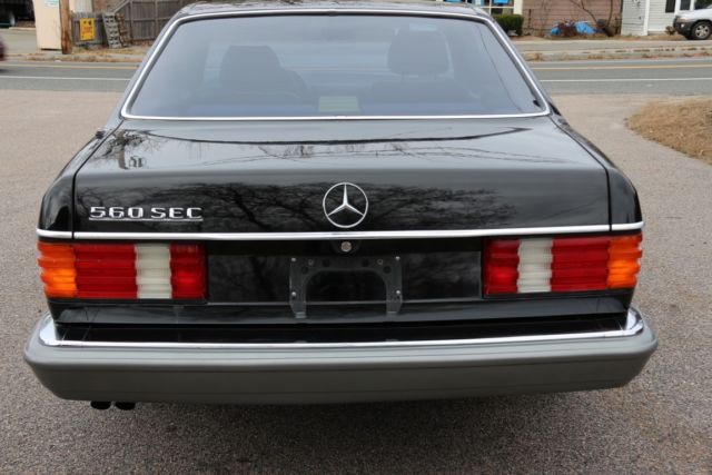 1988 Black Mercedes-Benz 500-Series Coupe