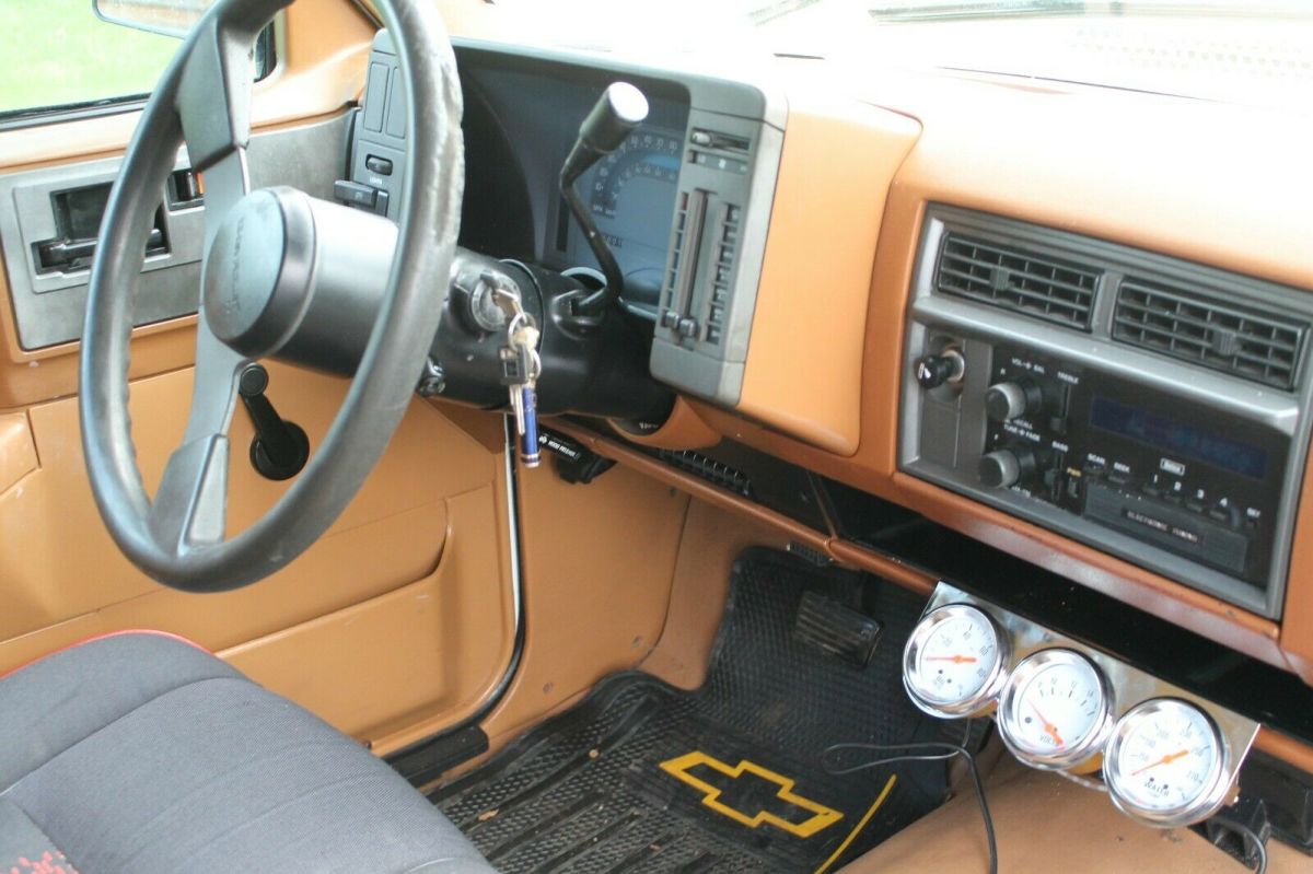 1988 Chevrolet S-10 Cab & Chassis