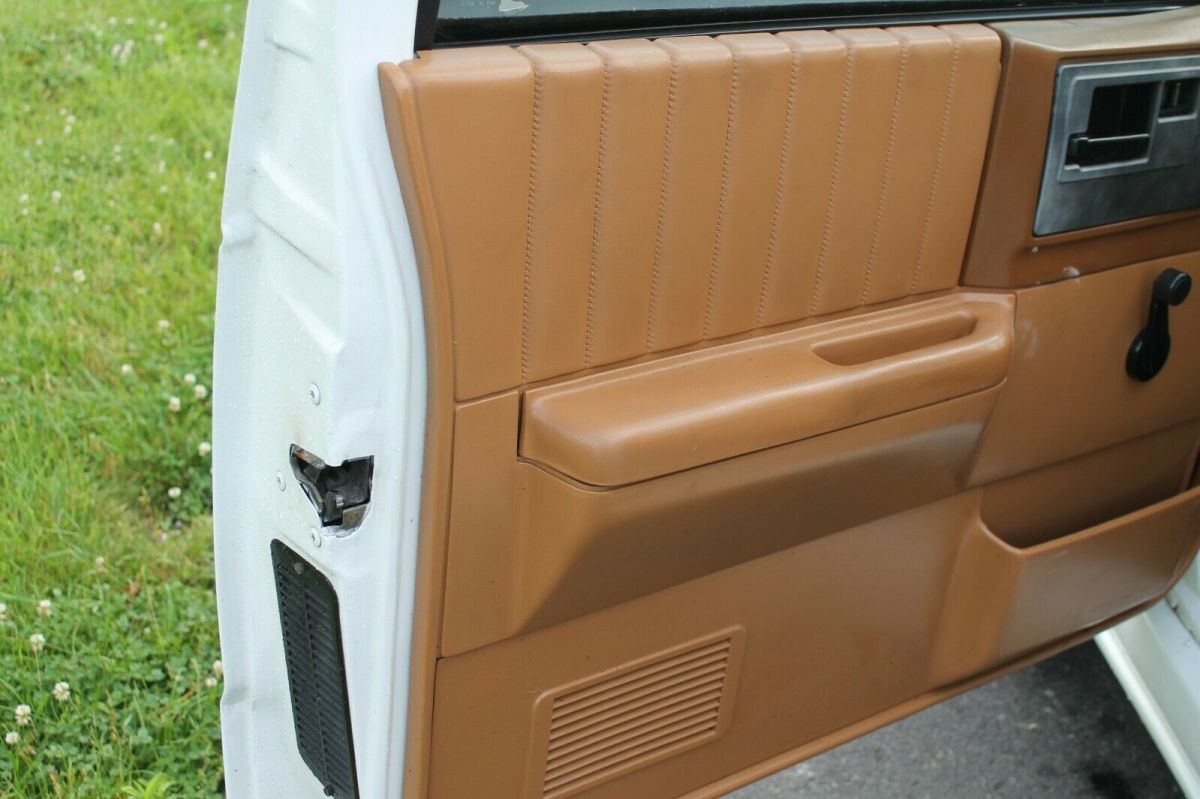 1988 Chevrolet S-10 Cab & Chassis