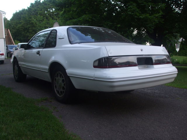 1988 White Ford Thunderbird Coupe