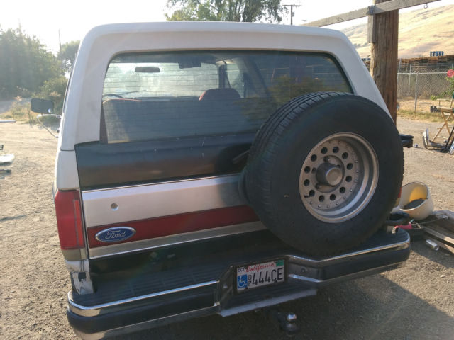 1989 White Ford Bronco 2door