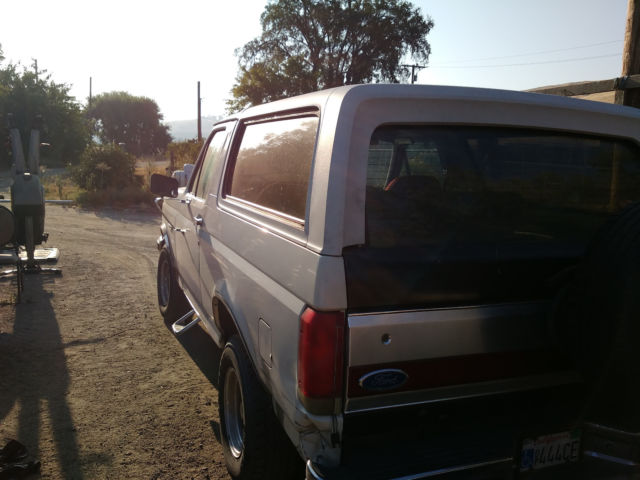 1989 White Ford Bronco 2door
