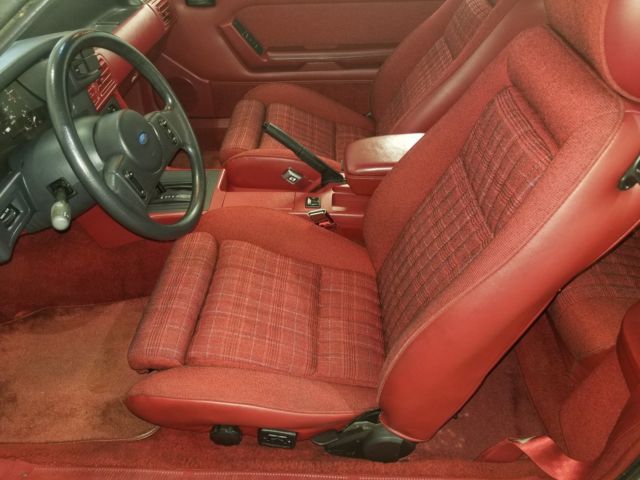 1989 White Ford Mustang