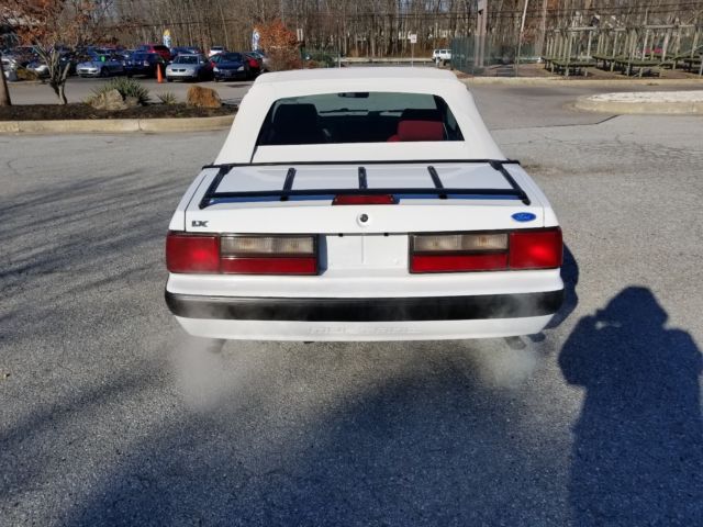 1989 White Ford Mustang