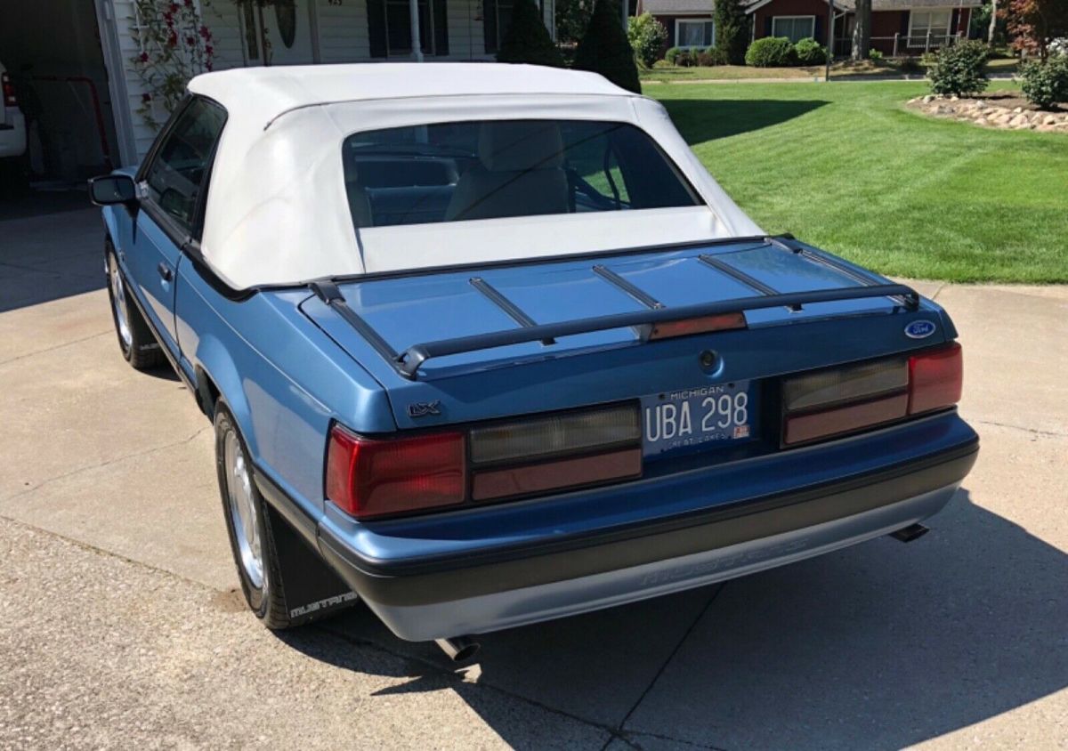 1989 Ford Mustang Convertible