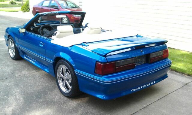 1989 Ford Mustang Convertible