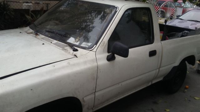 1989 White Toyota Other Cab & Chassis