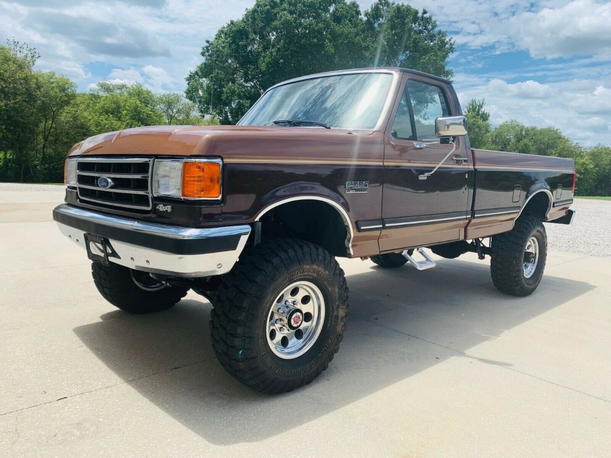 1990 Ford F-250 Standard Cab Pickup