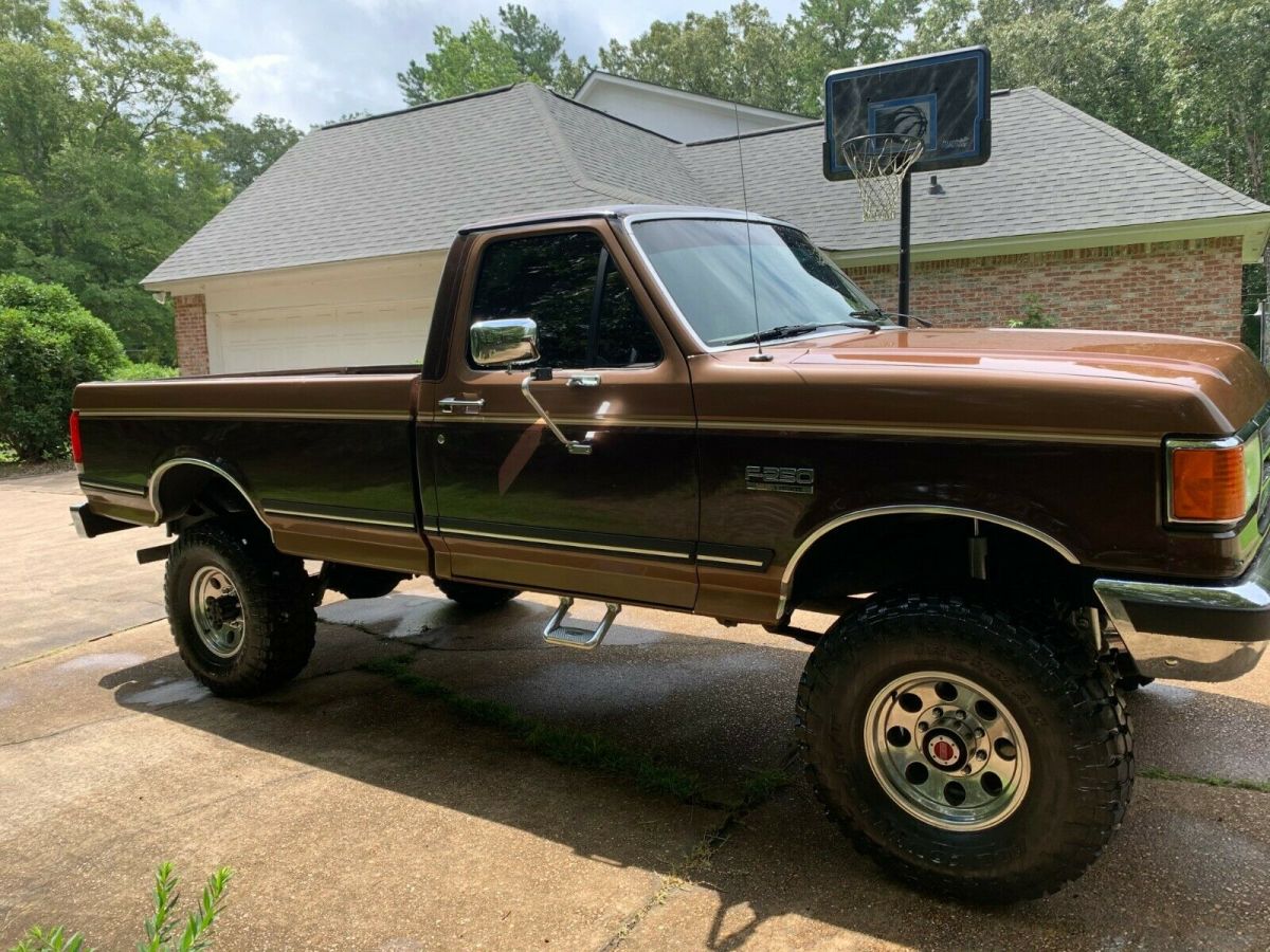 1990 Ford F-250 Standard Cab Pickup