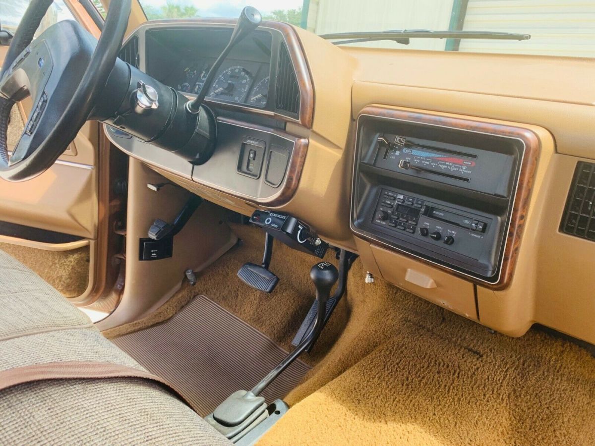 1990 Ford F-250 Standard Cab Pickup