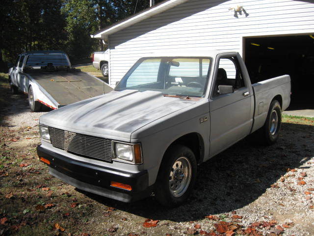 1990 Gray Chevrolet S-10 Standard Cab Pickup