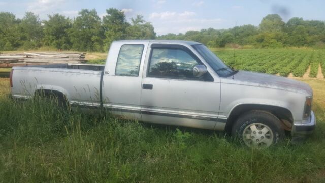 1992 White and grey Chevrolet C/K Pickup 1500 Extended Cab Pickup