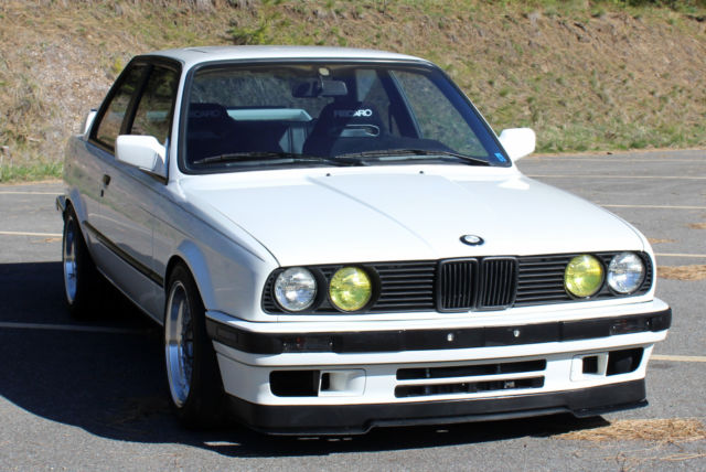 1991 White BMW 3-Series Coupe