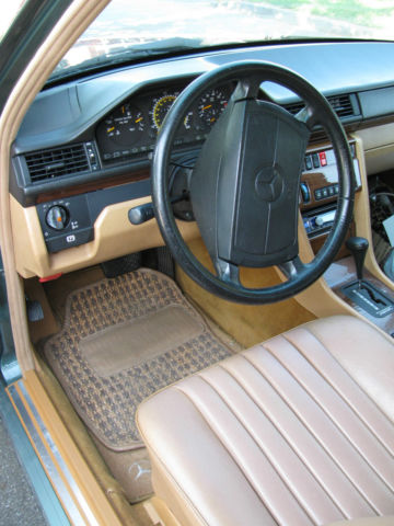 1991 Green Mercedes-Benz E-Class Wagon