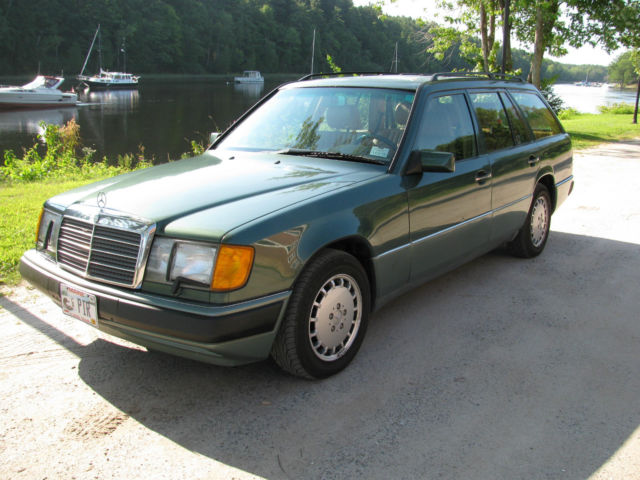 1991 Green Mercedes-Benz E-Class Wagon