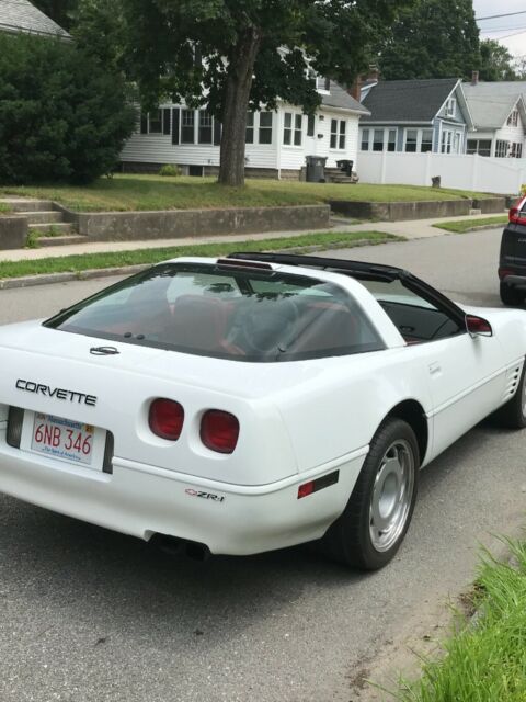 1991 White Chevrolet Corvette Coupe