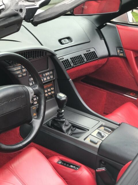 1991 White Chevrolet Corvette Coupe