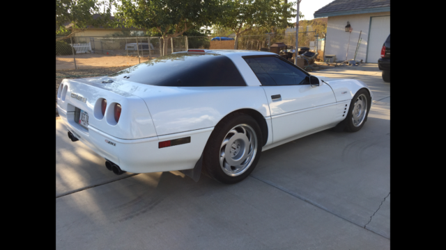 1991 White Chevrolet Corvette Coupe