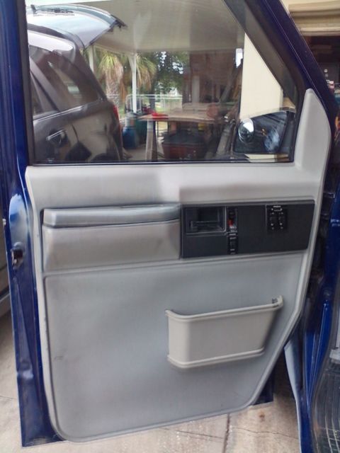 1992 Gray/Black Chevrolet Astro