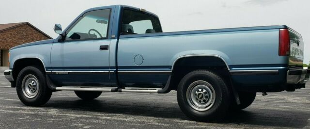 1992 BLUE Chevrolet C/K Pickup 2500 REGULAR CAB