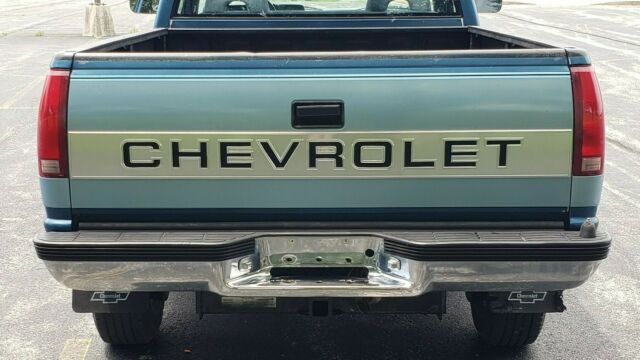 1992 BLUE Chevrolet C/K Pickup 2500 REGULAR CAB