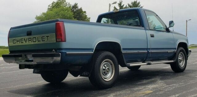 1992 BLUE Chevrolet C/K Pickup 2500 REGULAR CAB