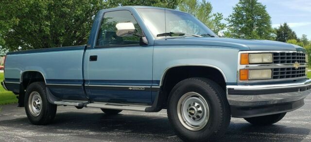 1992 BLUE Chevrolet C/K Pickup 2500 REGULAR CAB