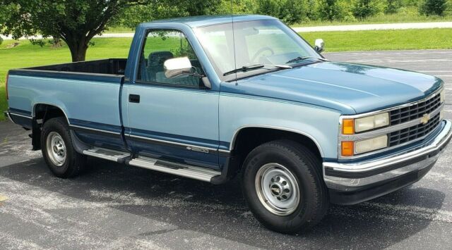 1992 BLUE Chevrolet C/K Pickup 2500 REGULAR CAB