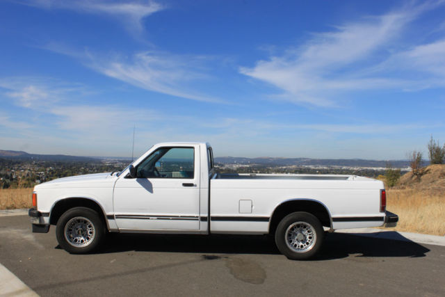 1992 White Chevrolet S-10