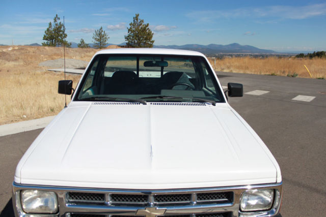1992 White Chevrolet S-10