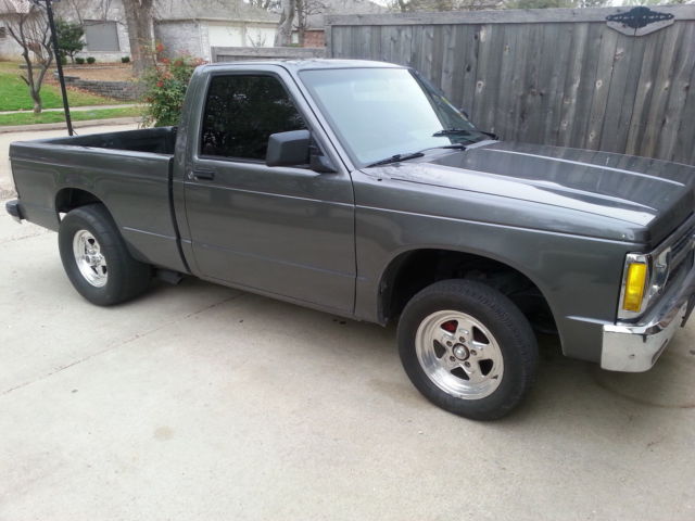 19920000 Gray Chevrolet S-10 Standard Cab Pickup