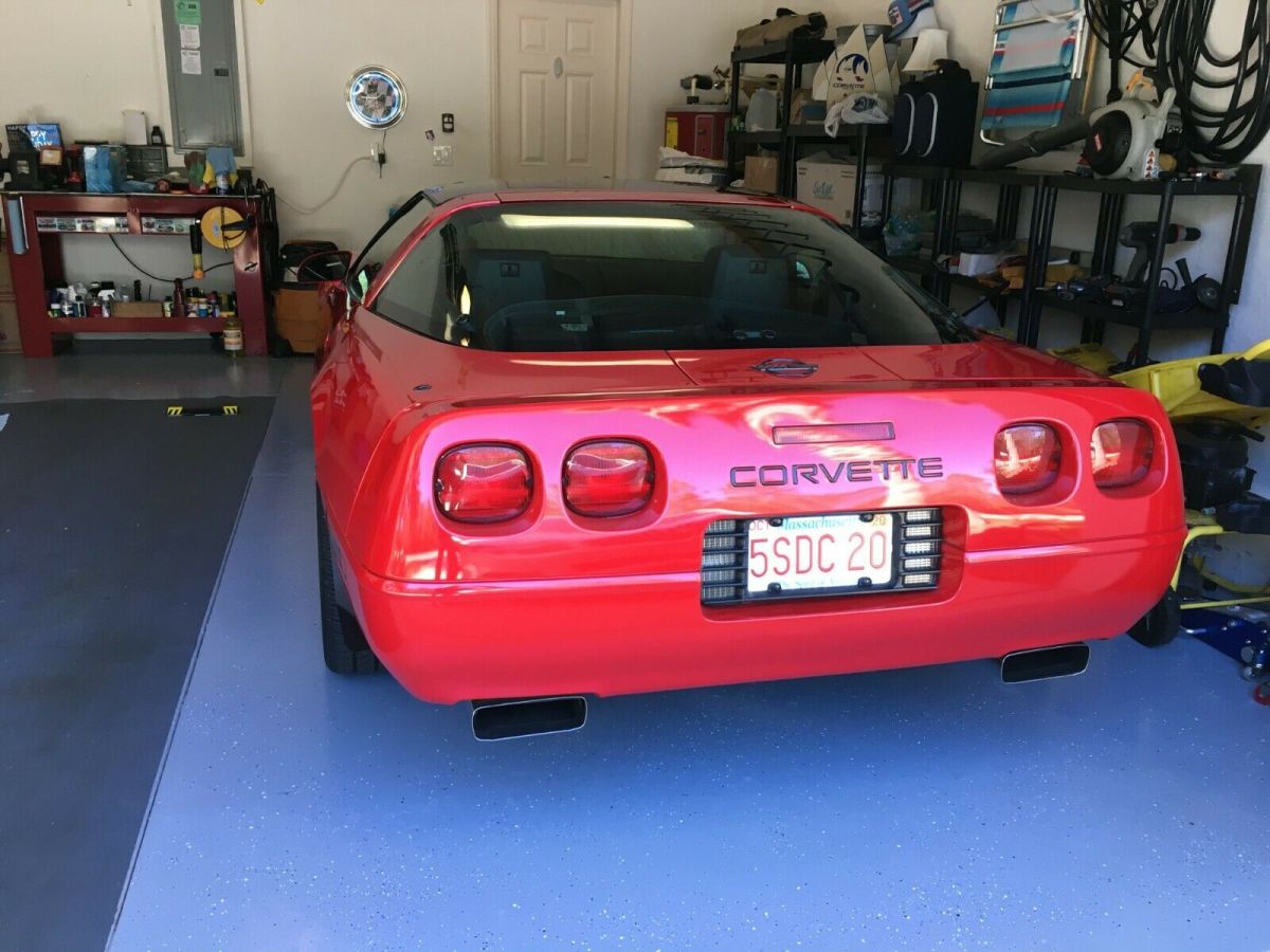 1992 RED Chevrolet Corvette Coupe