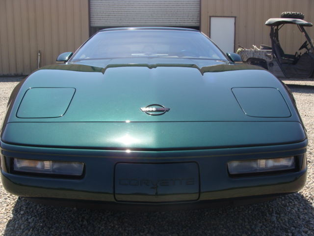 1992 polo green Chevrolet Corvette Coupe