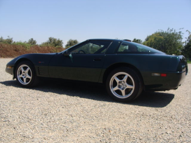 1992 polo green Chevrolet Corvette Coupe