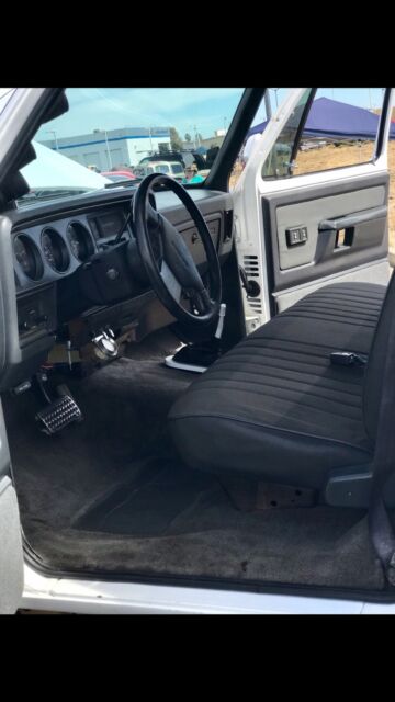 1992 White Dodge Ram 2500 Standard Cab Pickup