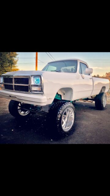 1992 White Dodge Ram 2500 Standard Cab Pickup
