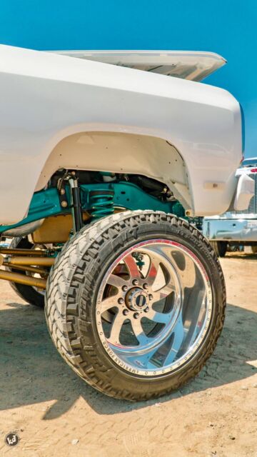 1992 White Dodge Ram 2500 Standard Cab Pickup