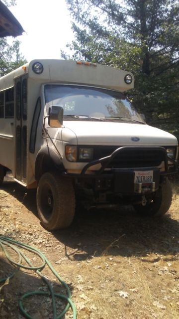 1992 White Ford E-Series Van