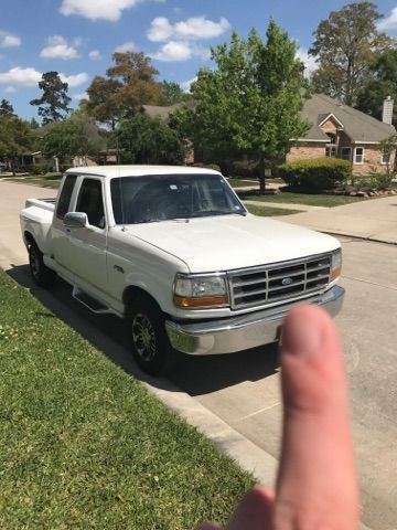 1992 White Ford F-150