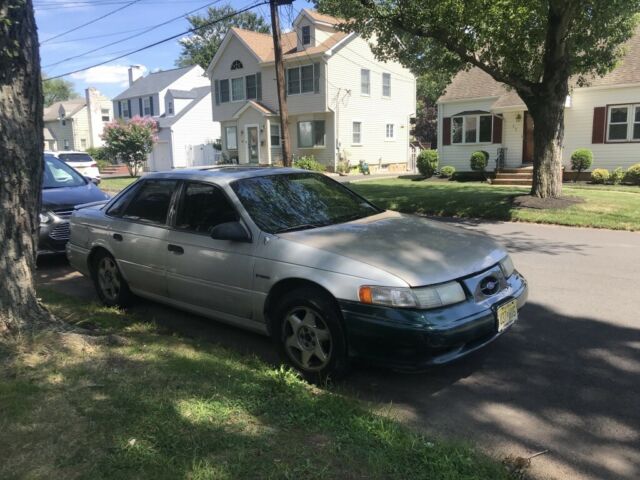 1992 Silver Ford Taurus Sedan