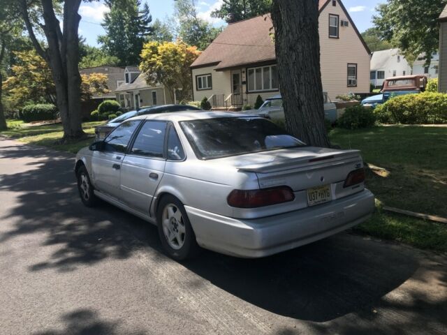 1992 Silver Ford Taurus Sedan