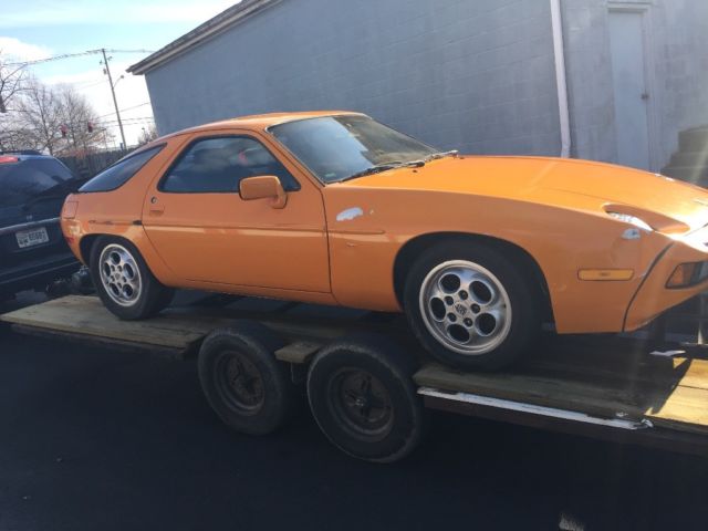 1982 Orange Porsche 928 Coupe