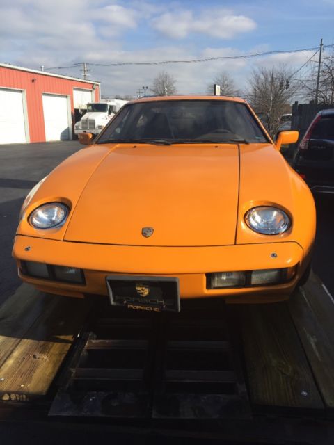 1982 Orange Porsche 928 Coupe
