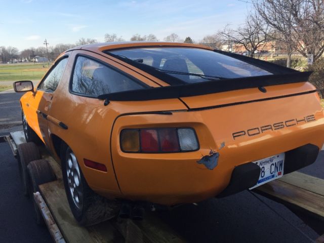 1982 Orange Porsche 928 Coupe